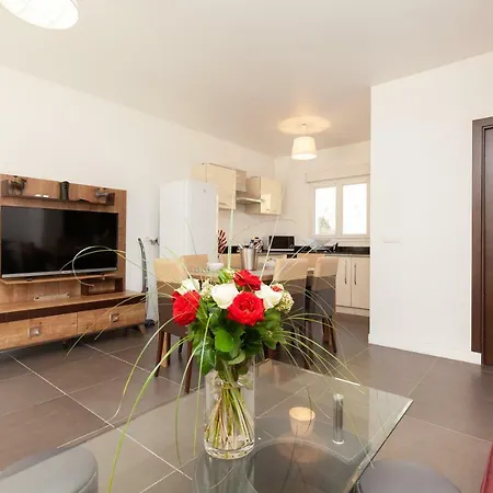 Aparthotel D'azur Riou 2*