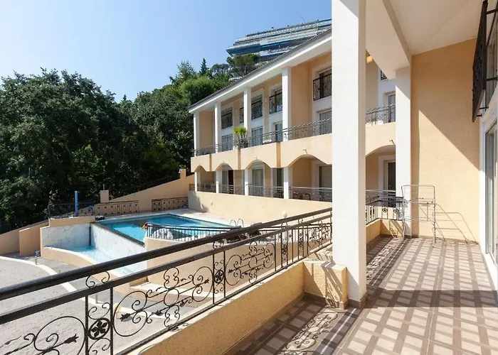 فندق D'azur Riou كان