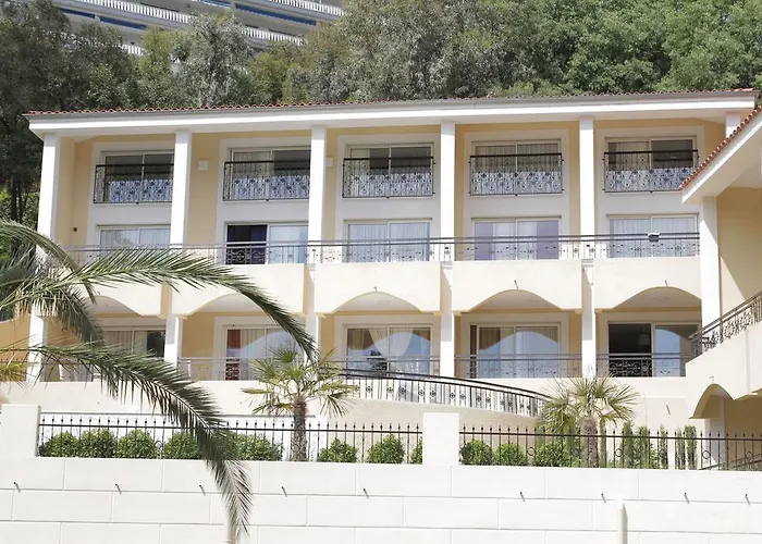 Hotel D'azur Riou 3*